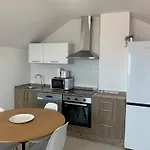 Apartment Canelas 22 *